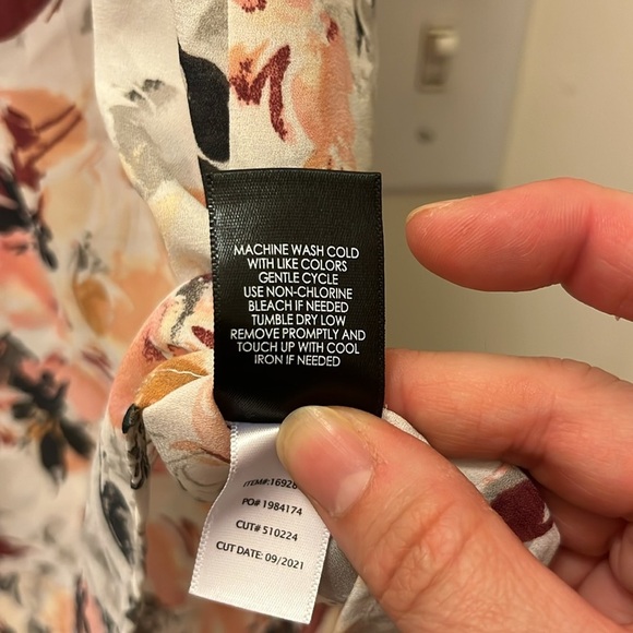 Torrid floral peach and green top size 2 - Picture 8 of 9